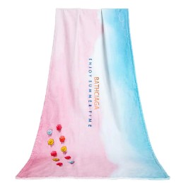 Jak spakować ręczniki plażowe w czasie podróży i zapobiec przyklejaniu się piasku?